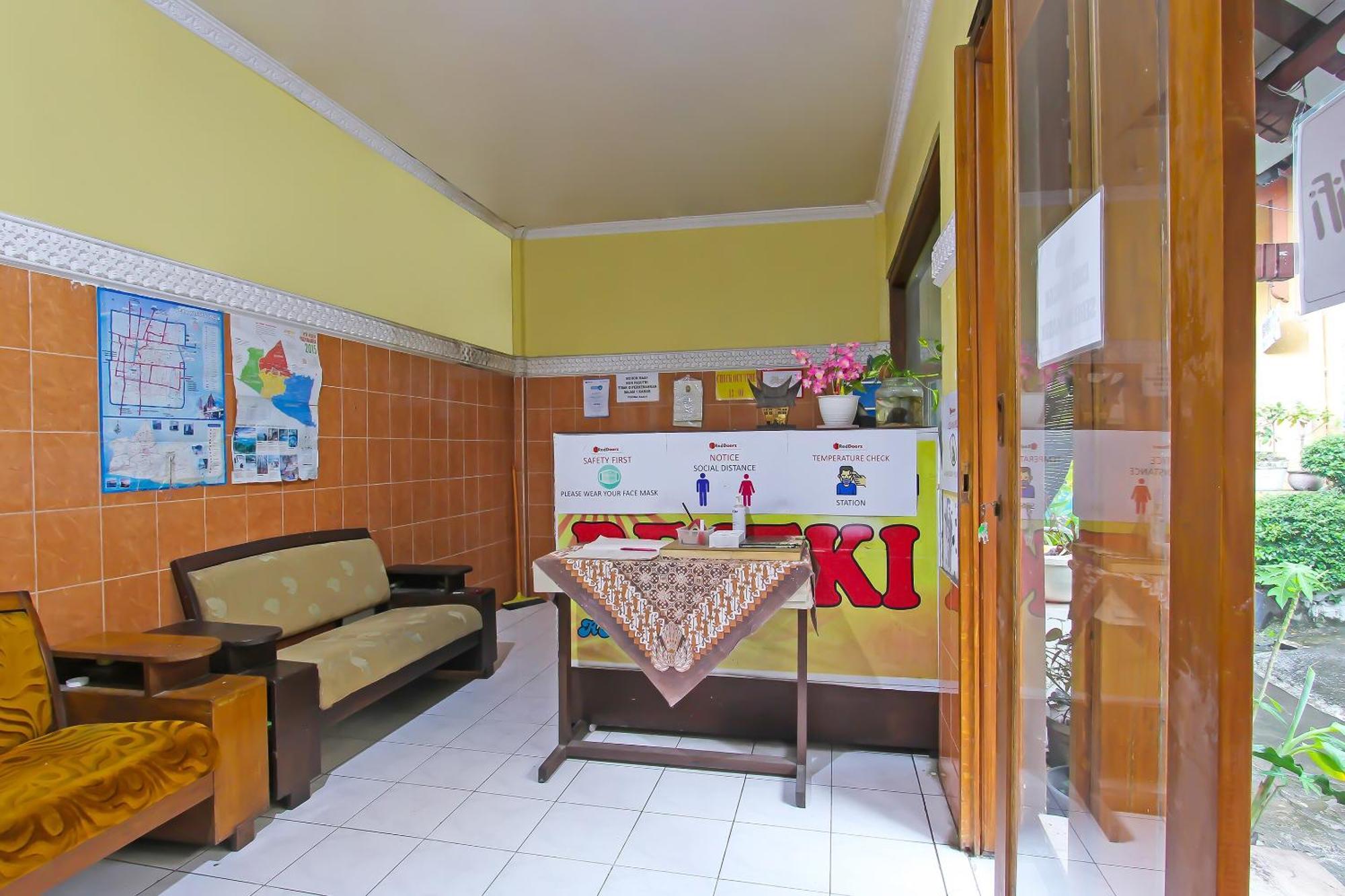 Spot On 91911 Rejeki Homestay Syariah Malioboro Yogyakarta Exterior foto